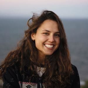 Meet your Posher, Caitlin